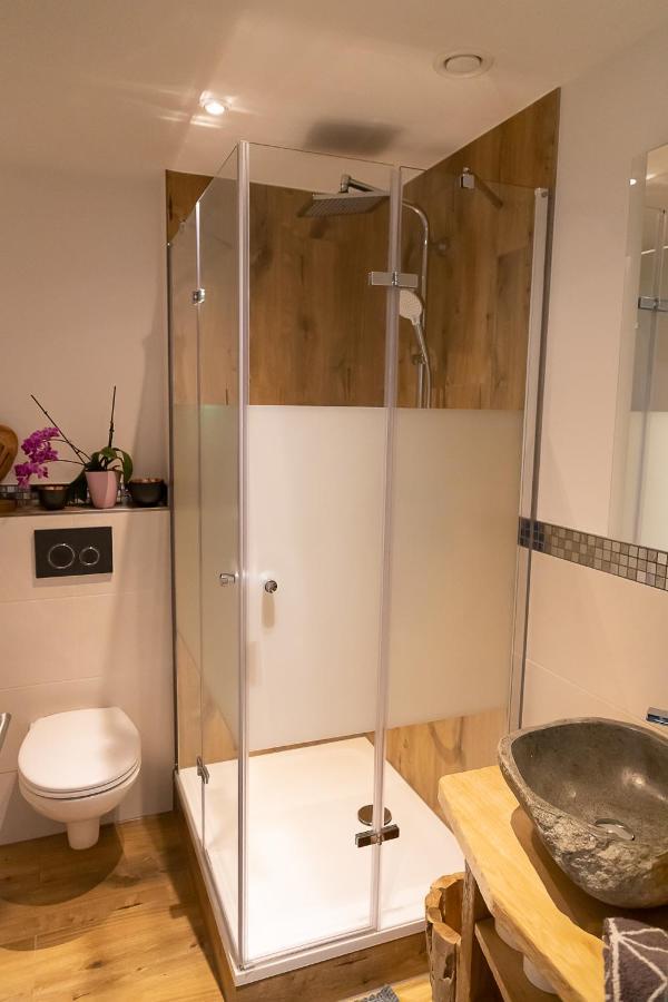 Vip Deluxe 107Qm Auf Zwei Etagen 1 Dopplezimmer Eg 1 Doppelzimmer Auf Der Galerie Sowie 2 Badezimmer Und Komplette Kueche Mit Mikrowelle Und Backofen Ideal Fuer 1 Bis 6 Gaeste Direkter Blick Auf Garten Und Bergblick Alles Nur Nicht 0815 Apartment Schliersee Exterior foto